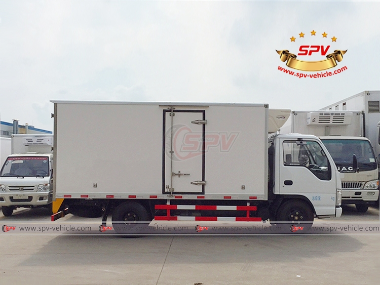ISUZU Refrigerator Truck - RS